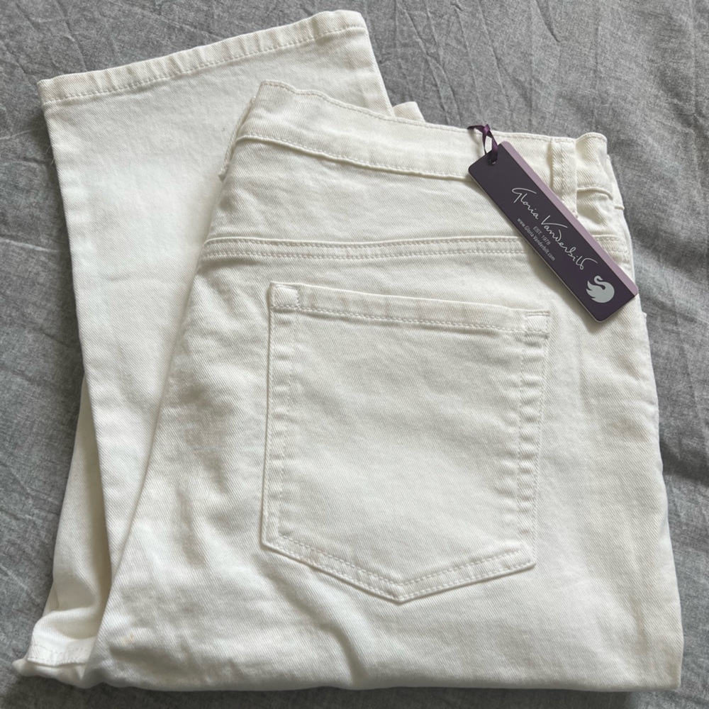 Gloria Vanderbilt White Slimming Jeans